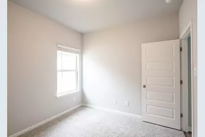 208 Kellys Heroes Way, Jarrell, TX 76537 - Photo 24