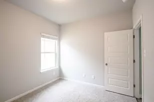 208 Kellys Heroes Wy, Jarrell, TX 76537 - Photo 24