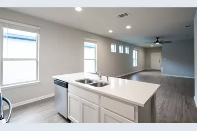 208 Kellys Heroes Way, Jarrell, TX 76537 - Photo 4