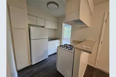 4406 Avenue C #APT 205, Austin, TX 78751 - Photo 4