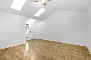 10710 Topperwein Dr, Austin, TX 78758 - Photo 2
