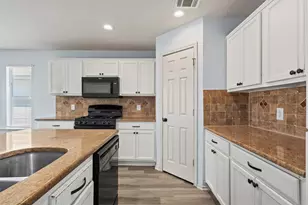 510 Red Tails Dr NE, Austin, TX 78725 - Photo 8