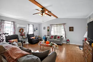 1309 Blackjack St, Lockhart, TX 78644 - Photo 6