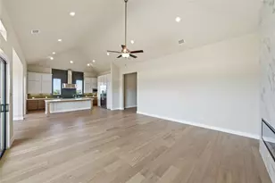 1209 Doelling Dr, Florence, TX 76527 - Photo 6