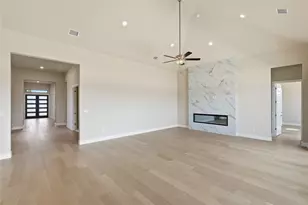 1209 Doelling Dr, Florence, TX 76527 - Photo 4