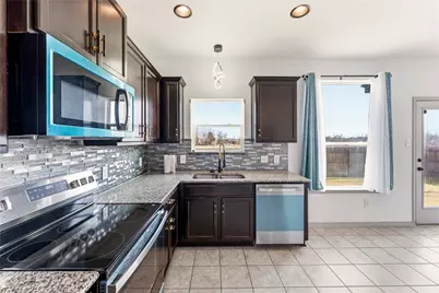 100 Serpentine Lane, Jarrell, TX 76537 - Photo 14