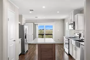 141 Beckham Dr, Dale, TX 78616 - Photo 2