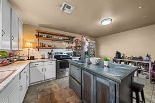 603 N Lewis Ave, Kerrville, TX 78028 - Photo 6