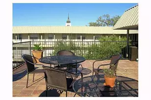 910 Duncan Ln, Austin, TX 78705 - Photo 10