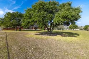803 S Converse St, Flatonia, TX 78941 - Photo 4