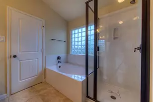 8608 White Ibis Dr, Austin, TX 78729 - Photo 14
