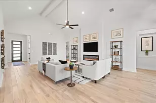 123 Seaside Sparrow Wy, Kyle, TX 78640 - Photo 4