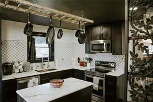 604 W Pecan St, Johnson City, TX 78636 - Photo 10