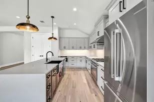 8209 Polar Dr, Austin, TX 78757 - Photo 14