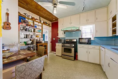 242 S Sycamore Avenue, New Braunfels, TX 78130 - Photo 14