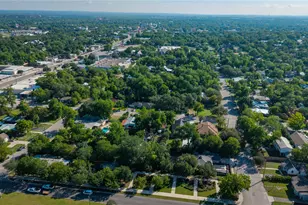 242 S Sycamore Ave, New Braunfels, TX 78130 - Photo 24