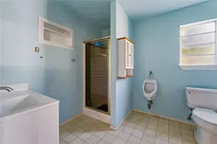 242 S Sycamore Ave, New Braunfels, TX 78130 - Photo 14