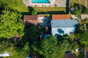 242 S Sycamore Ave, New Braunfels, TX 78130 - Photo 28
