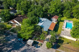 242 S Sycamore Ave, New Braunfels, TX 78130 - Photo 30