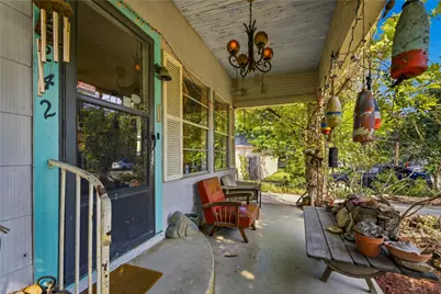 242 S Sycamore Avenue, New Braunfels, TX 78130 - Photo 4