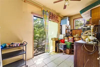 242 S Sycamore Avenue, New Braunfels, TX 78130 - Photo 16