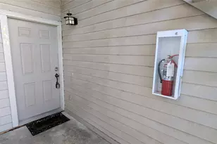 3839 Dry Creek Dr, Austin, TX 78731 - Photo 2