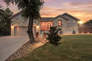 511 Taylor Dr, Horseshoe Bay, TX 78657 - Photo 4