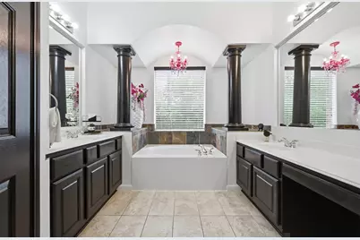 10708 Natick Lane, Austin, TX 78739 - Photo 14