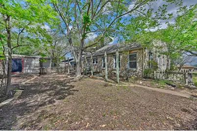 1284 E Hempstead Street, Giddings, TX 78942 - Photo 10