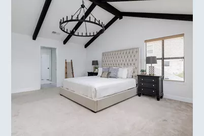 9305 Rolling Oaks Trail, Austin, TX 78750 - Photo 16