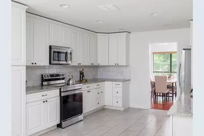 9305 Rolling Oaks Trail, Austin, TX 78750 - Photo 8