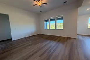 138 Divisadero Dr, Hutto, TX 78634 - Photo 8