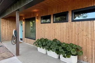 3201 Bengston St, Austin, TX 78702 - Photo 34
