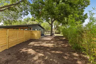 3201 Bengston St, Austin, TX 78702 - Photo 24