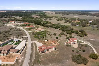 104 Strada Luca, Florence, TX 76527 - Photo 12