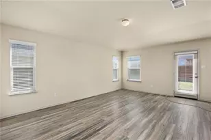 112 Hondo Gap Ln, Jarrell, TX 76537 - Photo 2