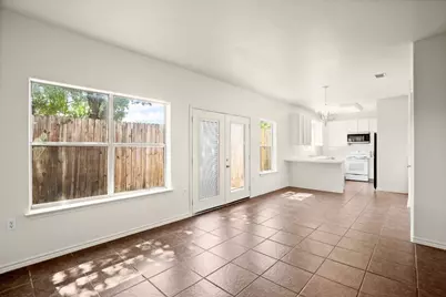 7312 E Ben White Boulevard #16, Austin, TX 78741 - Photo 2