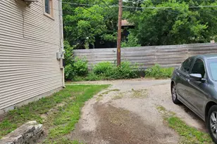 206 E 34th St, Austin, TX 78705 - Photo 14