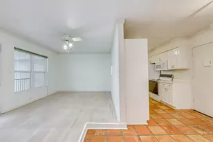 910 Duncan Ln, Austin, TX 78705 - Photo 10