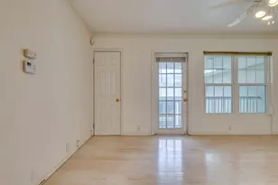 910 Duncan Ln, Austin, TX 78705 - Photo 12