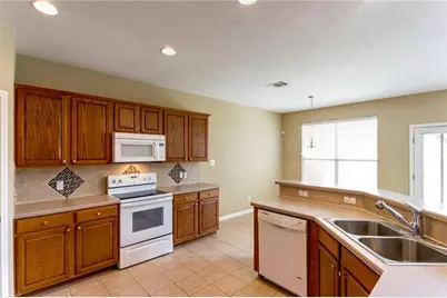 517 Dinge Bay Drive, Round Rock, TX 78664 - Photo 12