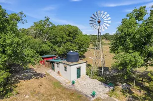 328 Himmel Rd, Fredericksburg, TX 78624 - Photo 6