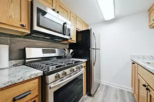 711 Eberhart Ln, Austin, TX 78745 - Photo 4