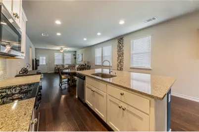 138 Silktassel Way, Buda, TX 78610 - Photo 4