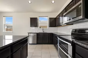 104 Cates Cv, Elgin, TX 78621 - Photo 10