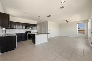 104 Cates Cv, Elgin, TX 78621 - Photo 14