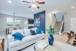 10317 Laurie Ln, Austin, TX 78747 - Photo 2