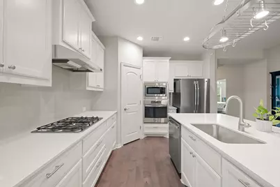 8800 Slater Drive, Austin, TX 78747 - Photo 1