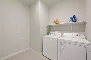 8800 Slater Dr, Austin, TX 78747 - Photo 24