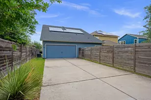 8800 Slater Dr, Austin, TX 78747 - Photo 32